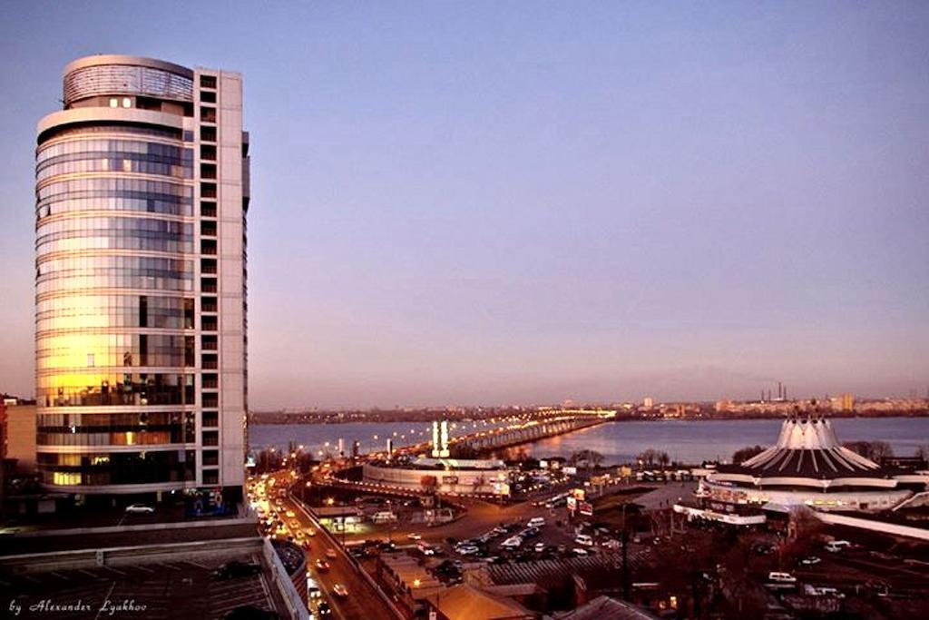 Staybridge Mini-Hotel In Most City Panoramic River View Ντνιπροπετρόφσκ Εξωτερικό φωτογραφία